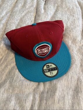 New Era Detroit Pistons 59FIFTY Fitted Cap - Maroon & Teal